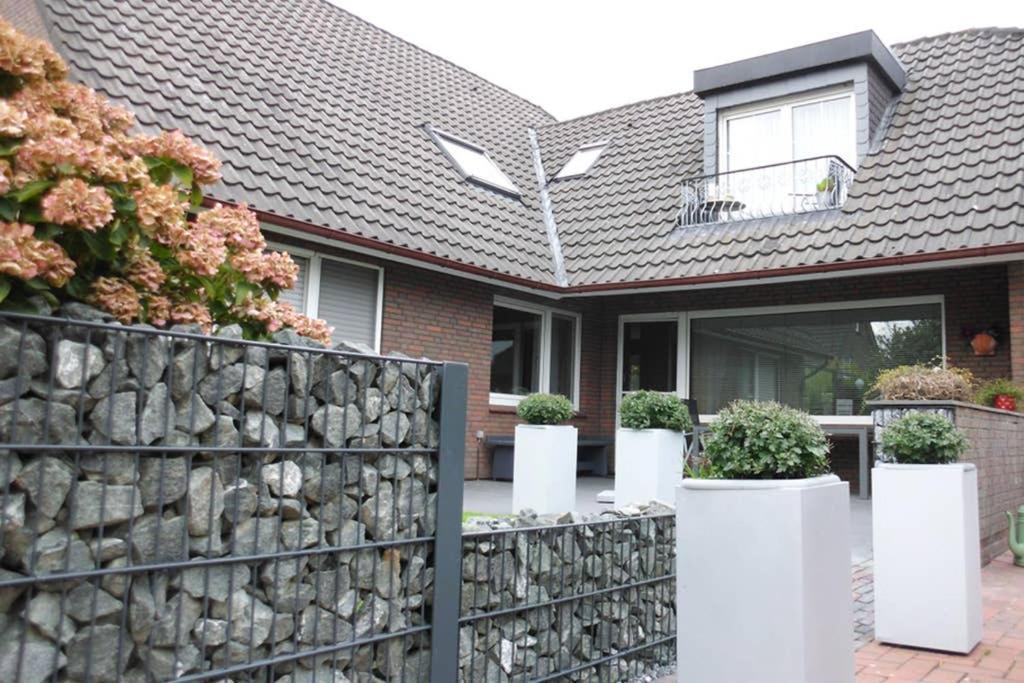 Wohlfühlen in gepflegter 70 qm Oberwohnung Marienhafe Exterior foto