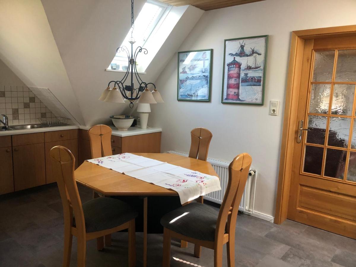 Wohlfühlen in gepflegter 70 qm Oberwohnung Marienhafe Exterior foto